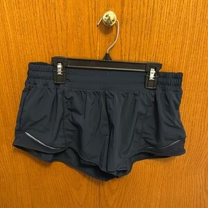 Lululemon hotty hot short low rise 2.5”